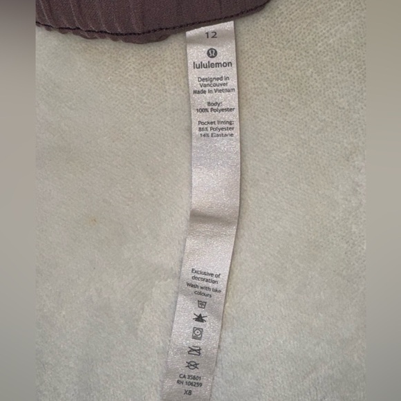 Lululemon shorts - Picture 5 of 5